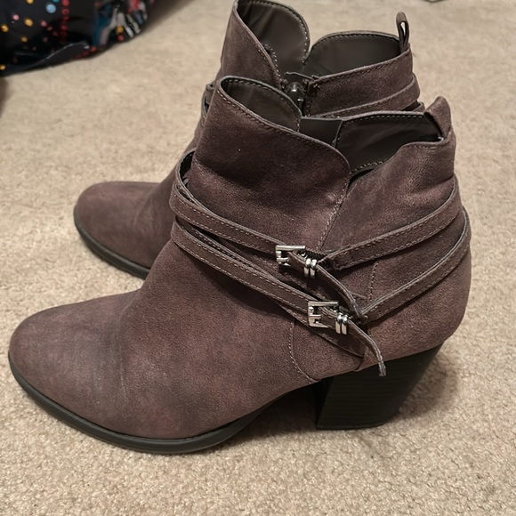 Brown Booties ๐ - Picture 4 of 8